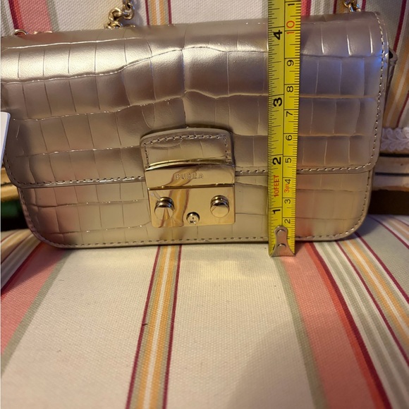 🍾 NWT Gorgeous Metropolis Champagne Mini Crossbody Bag - Picture 8 of 9